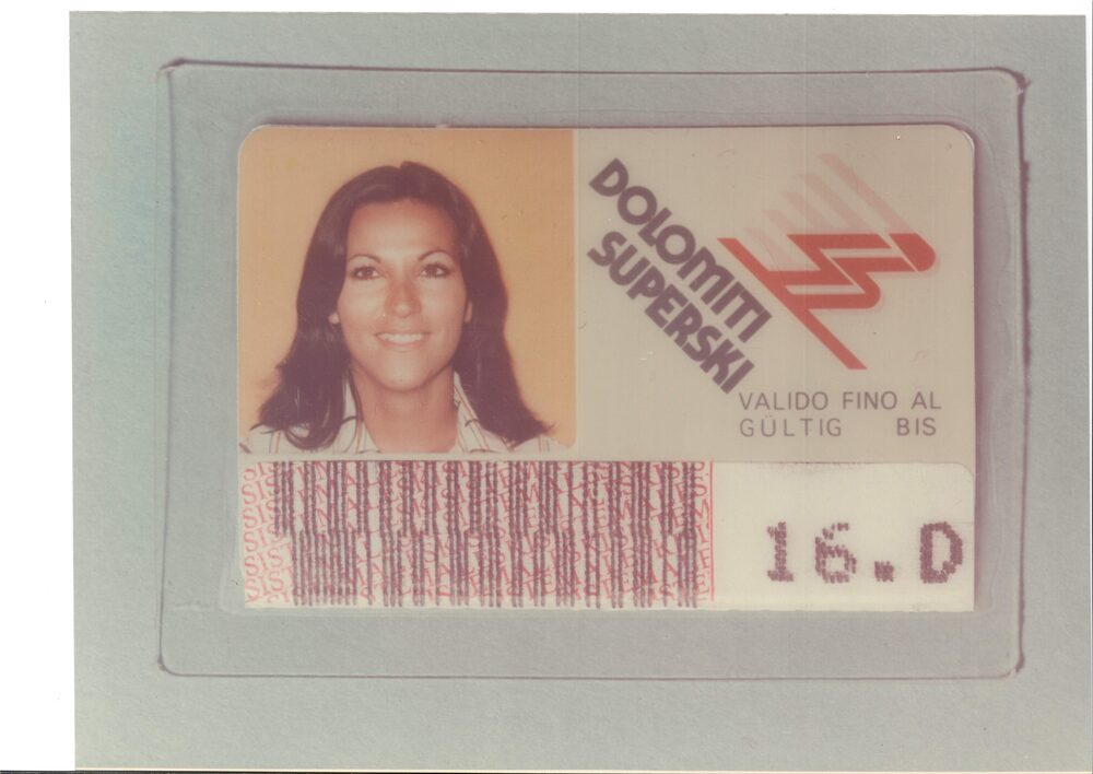 Dolomiti Superski access card issued by the Ages system